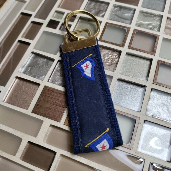 Vintage keychain-$5 add on - Picture 2 of 2